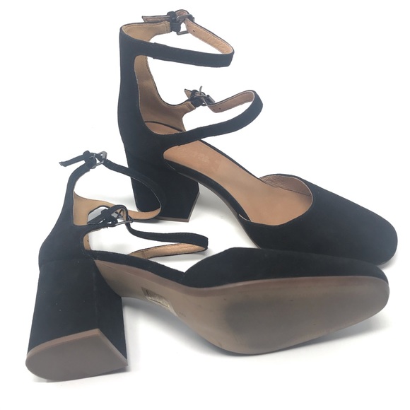 Annalise Ankle Strap Pump In Suede 